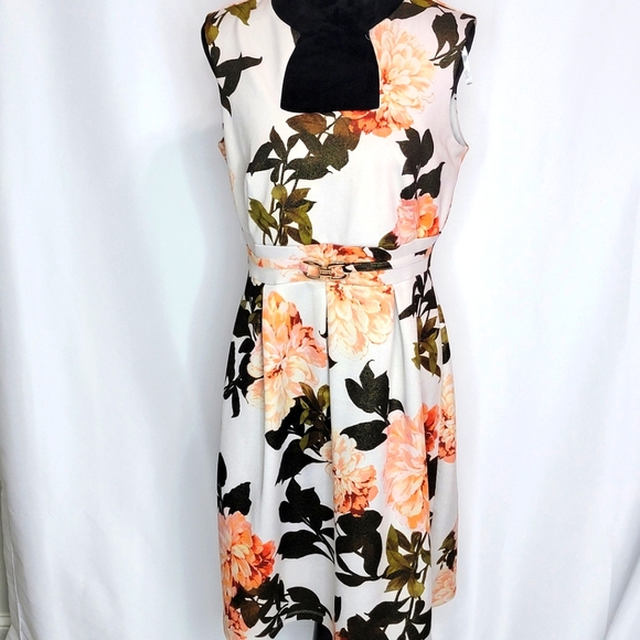 Enfocus Studio Dresses & Skirts - ENFOCUS STUDIO Floral Fitted Dress with Key Hole Neckline Size 12. #357